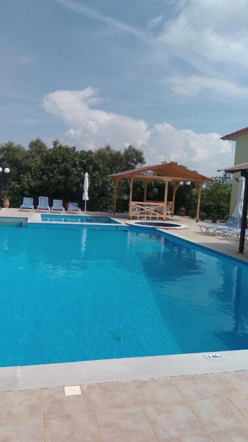 Amarandos Studios With Swimming Pool By Imagine Lefkada Tsoukaladhes Exterior photo